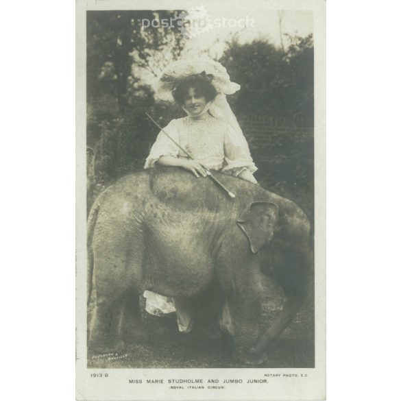 1906 – Miss Marie Studholme színésznő és Jumbó Junior. Fotólap, képeslap. (2791189)