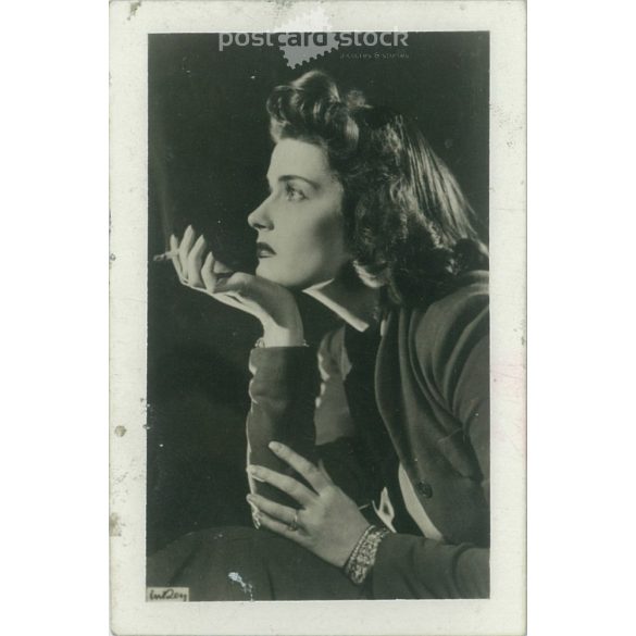 Karády Katalin, Inkey Tibor műtermi profil portréja, cigarettával 1930-as évek. Zselatinos ezüst. (2791943)