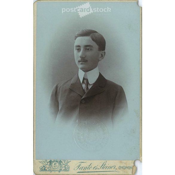 Fantó és Steiner, gyöngyösi fotóműtermében készült kabinetfotó. Gyurasovits Ferenc, művészi portréfotója. Kabinetfotó / keményhátú fotó / vizitkártya, CDV fotó. (2791957)