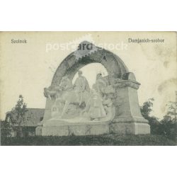   1921 – Szolnok. Damjanich-szobor. Fekete-fehér fotólap, képeslap. (2792084)