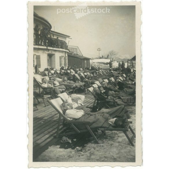 1930-as évek. Garmisch-Partenkirchen, a Németországi pihenőhely, német katonákkal. Készítője ismeretlen. Fekete-fehér eredeti papírkép, régi fotó. (2792416)