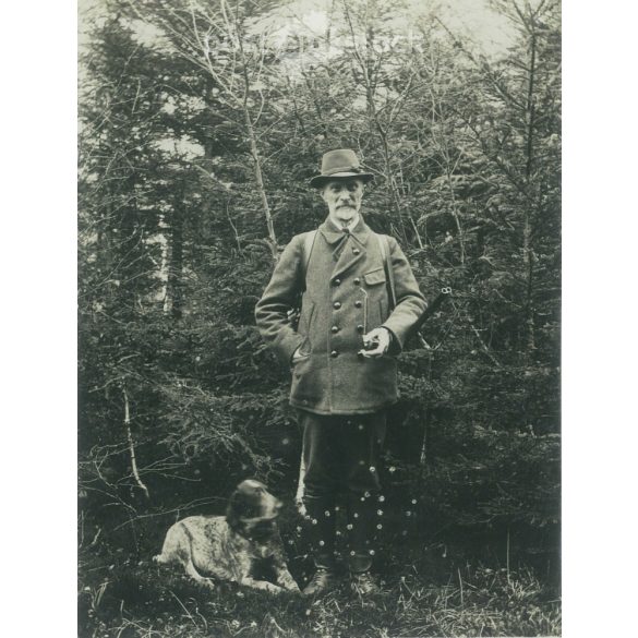 1930-as évek. Németrország. Vadász és kutyája. Készítője ismeretlen. Fekete-fehér eredeti papírkép, régi fotó. (2792440)