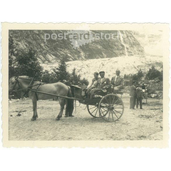 1934. Németország. Kirándulók lovaskocsival a hegyekben. Fekete-fehér eredeti papírkép, régi fotó. (2792476)