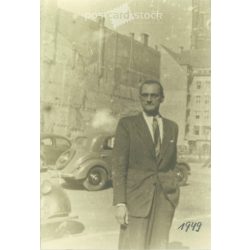   1949. Németországban, a háború utáni években. Vágott képeslap. A képen látható férfi személye és a kép készítője ismeretlen. Eredeti papírkép, régi képeslap, fotólap. (2792483)