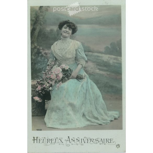 1900-as évek. Romantikus régi képeslap. Színezett fotólap. (2792550)