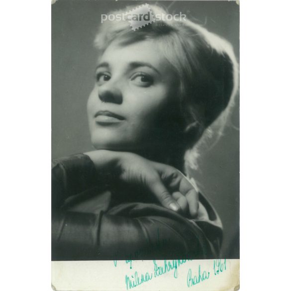 Milena Zahrynowska cseh filmszínésznő, dedikált fotója. 1961. Eredeti papírkép. Régi fotó. (2792645)