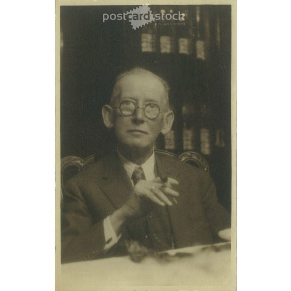 1920 körül. Ismeretlen angol úr, szivarral. Eredeti papírkép. Régi fotó. Fekete-fehér fotólap, régi képeslap. (27925714)