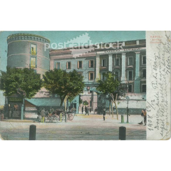 1908 – Garibaldi Laktanya. Nápoly. Eredeti papírkép. Régi fotó. Színezett fotólap, régi képeslap. (2792741)